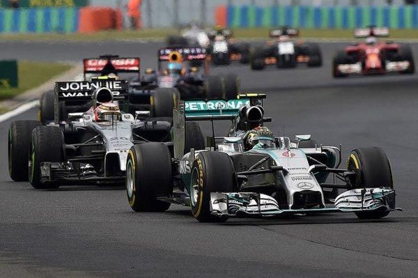 F1. Mercedes и McLaren выбирают новые цвета