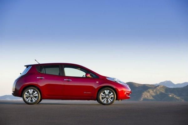 Nissan Leaf - бестселлер европейского рынка электромобилей четвертый год подряд