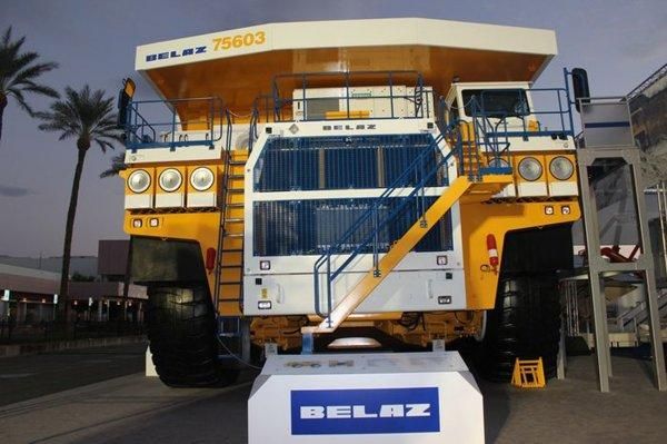 "Звезда" Лас-Вегаса 360-тонный карьерный самосвал БЕЛАЗ-75603 впервые поставлен в Россию