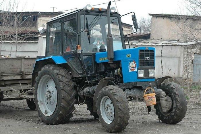Молодой рабочий погиб при ремонте трактора в Сморгонском районе