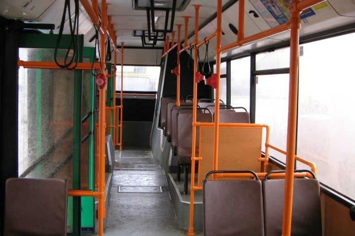 В Минске водитель автобуса выиграл суд у пассажира, утверждавшего, что он упал в салоне, сломал ребра и разбил телефон