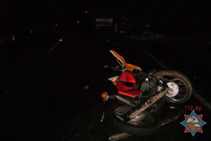 Минувшей ночью под Кричевом столкнулись "Иж-Юпитер" и Ford Galaxy - мотоциклист и его жена  погибли