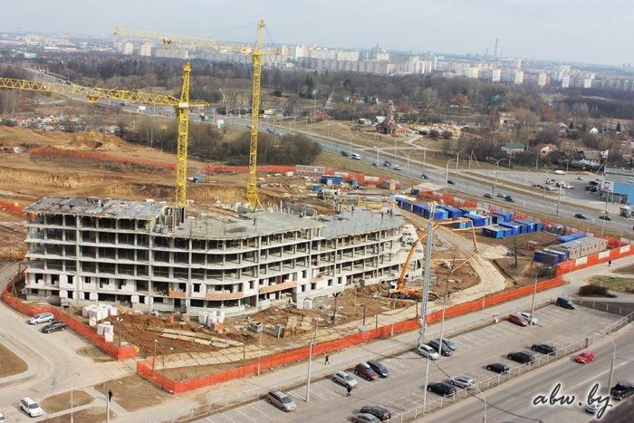 Около трети стройплощадок в Минске приостановят работу из-за отсутствия мойки для колес спецтранспорта