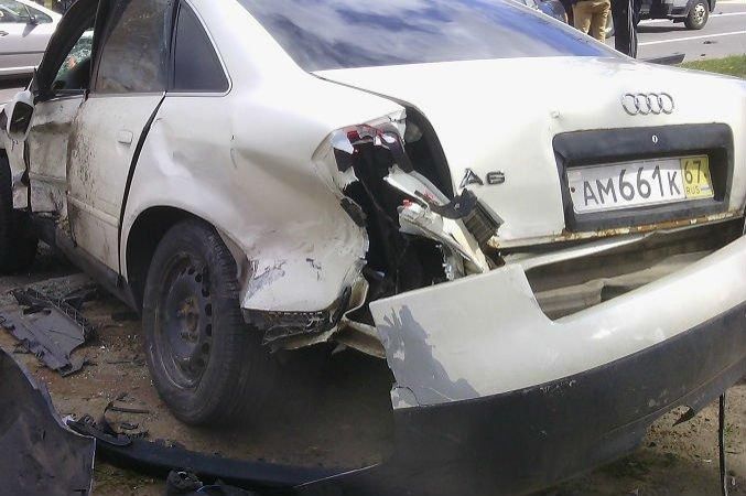 В Волковыске "бесправник" за рулем BMW протаранил три автомобиля