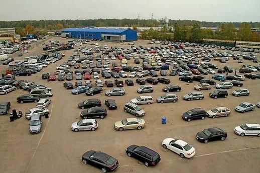 В Литве судят безработную владелицу 406 авто