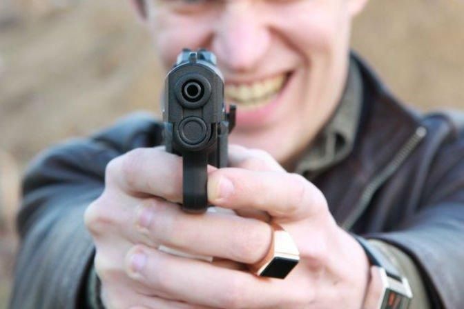 В Минске пьяный водитель направил в инспекторов ГАИ пневматический пистолет