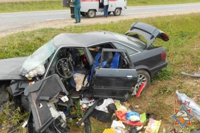 В Мстиславском районе водитель разбил в ДТП свою Audi и серьезно пострадал сам