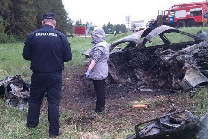 Два человека погибло, двое ранено в столкновении Mitsubishi и BMW в Витебской области. BMW сгорел (обновлено)