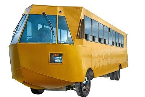 Вот бы МАЗ такое создал: как заработать на плавающем автобусе?