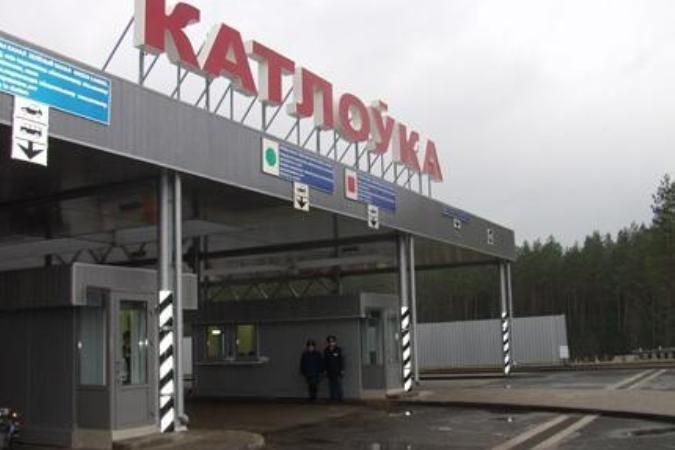 Вниманию выезжающих в Литву: движение в пункте пропуска "Лаворишкес-Котловка" ограничивается до сентября