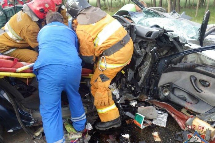 Один человек погиб, девять пострадали в столкновении Peugeot и Volkswagen под Могилевом