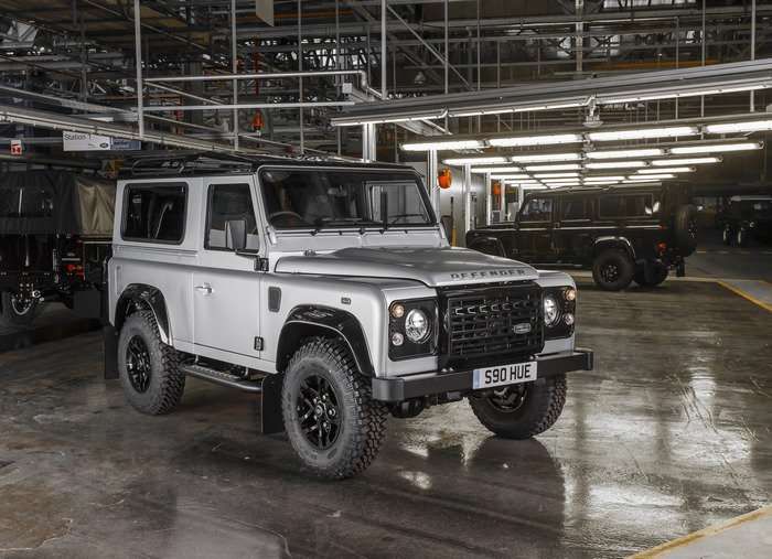 Land Rover выпустила двухмиллионный Defender: внедорожник получил специальное исполнение