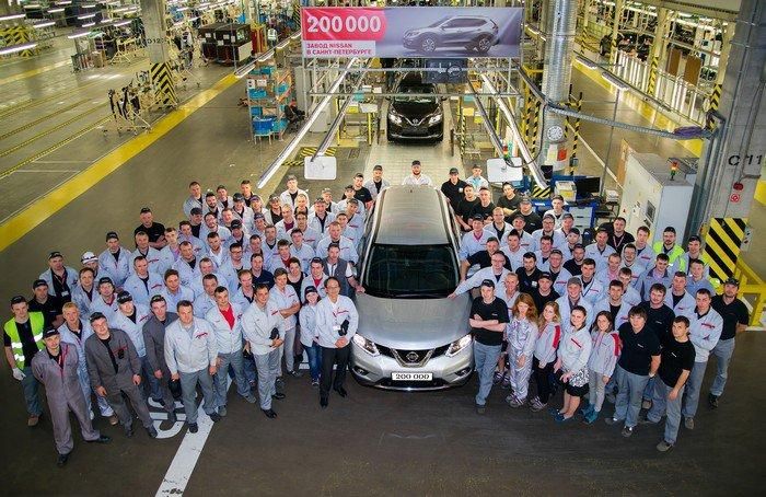 Nissan выпустила в Санкт-Петербурге 200-тысячный автомобиль. Им стал кроссовер X-Trail