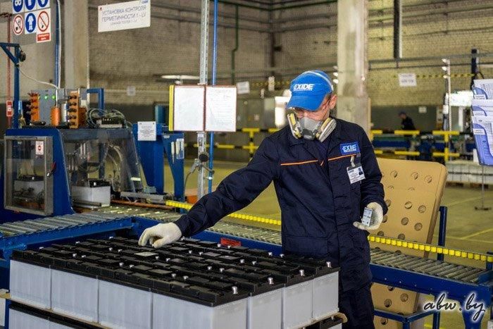 Репортаж ABW.BY: как в Пинске делают аккумуляторы на конвейер Volkswagen