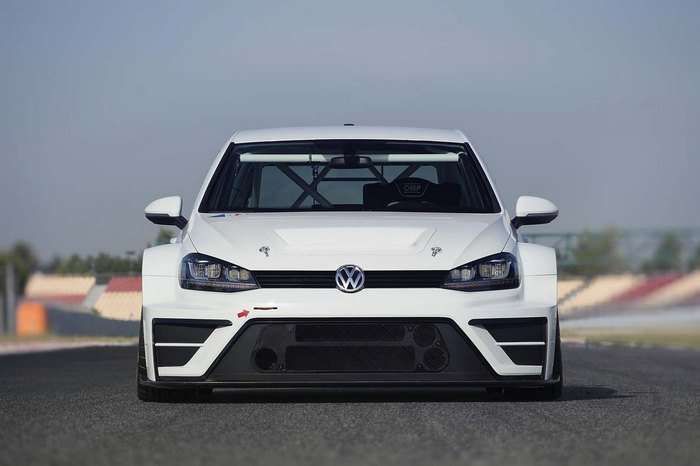 Volkswagen тестирует новый гоночный Golf
