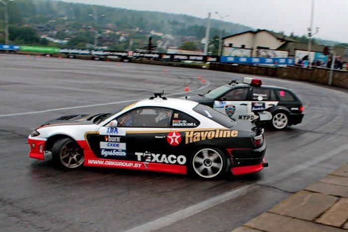 Как "копы" ворвались на автофестиваль в Логойске. Фоторепортаж