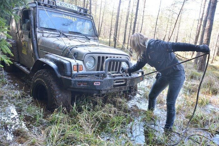 Покатушки по лесу на внедорожниках