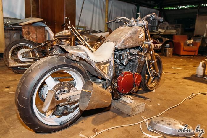 bobber chopper custom motorcycle