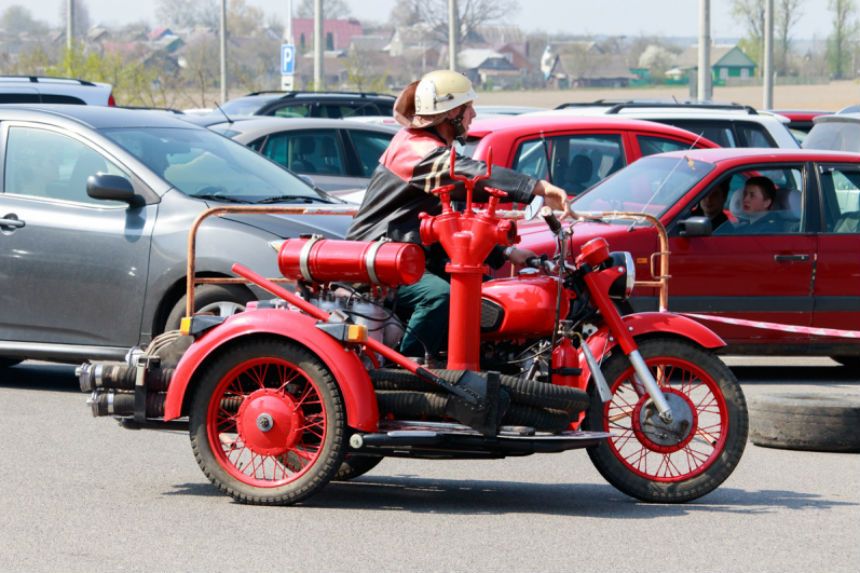 Администрация Бангкока купила 18 противопожарных мотоциклов.