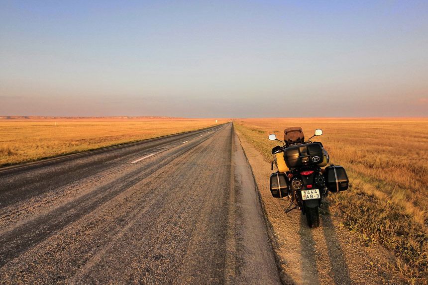 Перестаньте планировать и настраивайтесь на восточный ритм. Путешествие на мотоцикле по Средней Азии