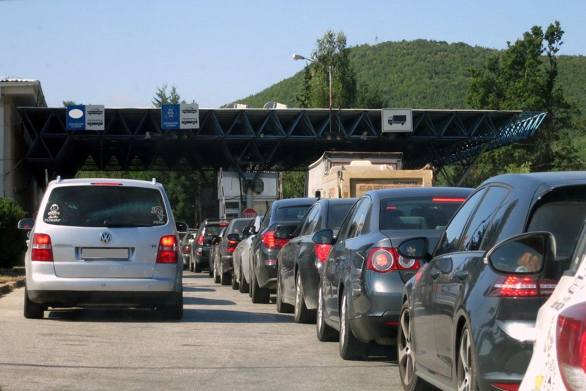 Можно пересечь границу белоруссии. Пересечение границы. Белорусские номера на машине которые пересекают границу. Выезд в Белоруссию для россиян на автомобиле сейчас. Незаконное пересечение границы с Беларусью и Россией на машине.