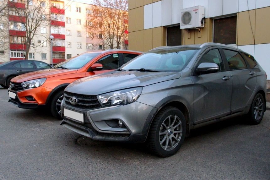 Lada Vesta vs Volkswagen Polo: jak svěží