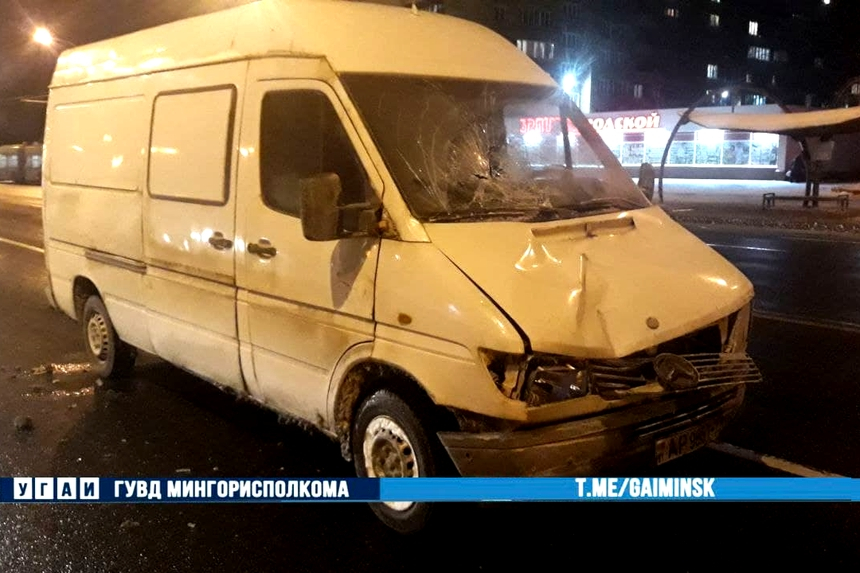 Пешеход-нарушитель попал под Mercedes в Минске