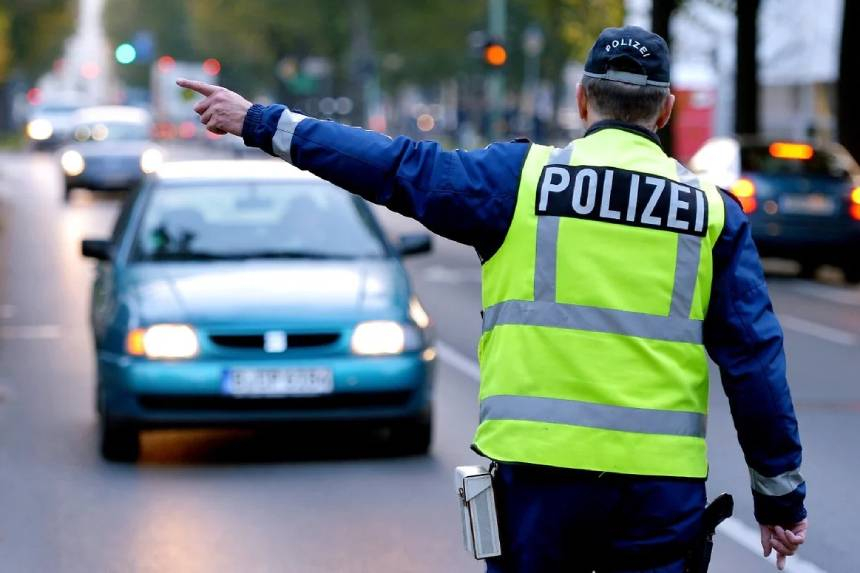 В Германии задержали автовоз с белорусом за рулем