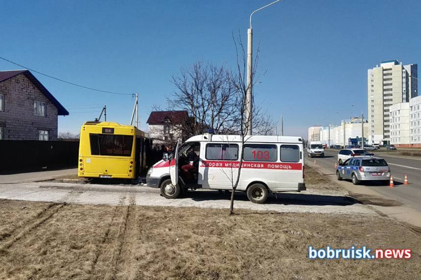 В Бобруйске за рулем умер водитель городского автобуса