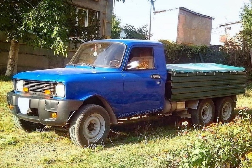Советский "Москвич" в Украине переделали в шестиколесный мини-самосвал