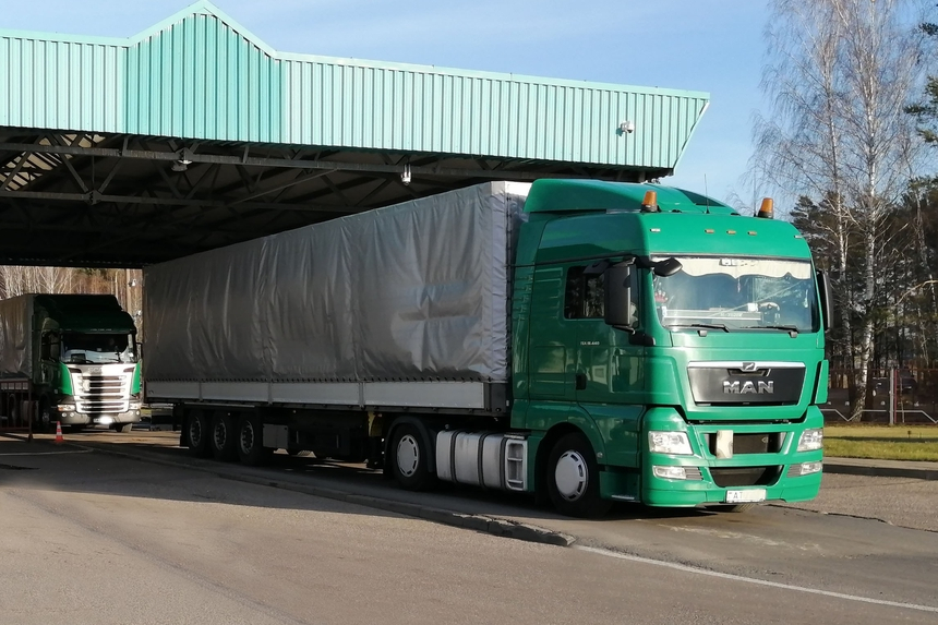 Очереди из фур 3 апреля сохраняются на границе с Литвой, Латвией и Украиной – всего стоит более 1500 грузовиков