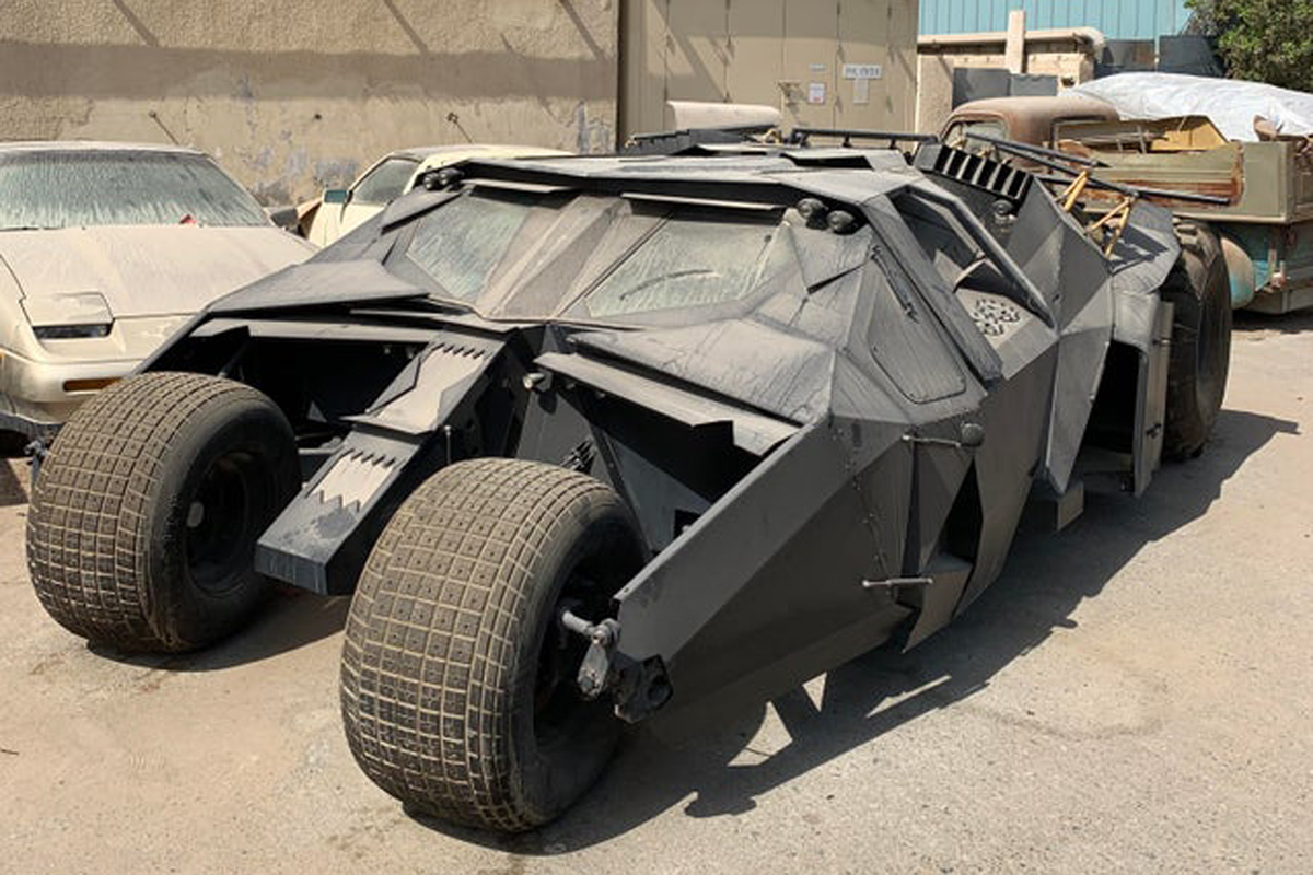 В Дубае нашли заброшенный "Бэтмобиль". Есть вероятность, что он настоящий