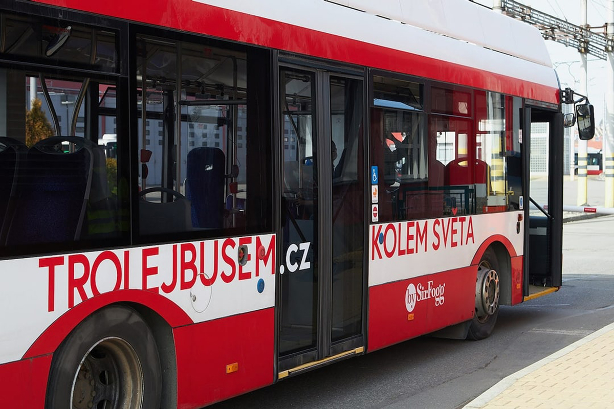 Жители Чехии купили подержанный троллейбус и собираются объехать на нем вокруг света. Заедут и в Беларусь