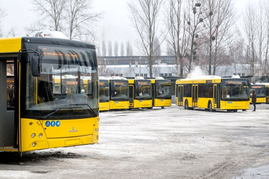 Украина вводит пошлину 35% на грузовики и автобусы из Беларуси