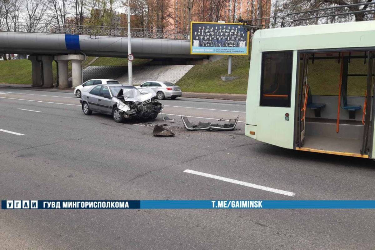 В Минске водитель Citroёn c 2,56 промилле "догнал" троллейбус