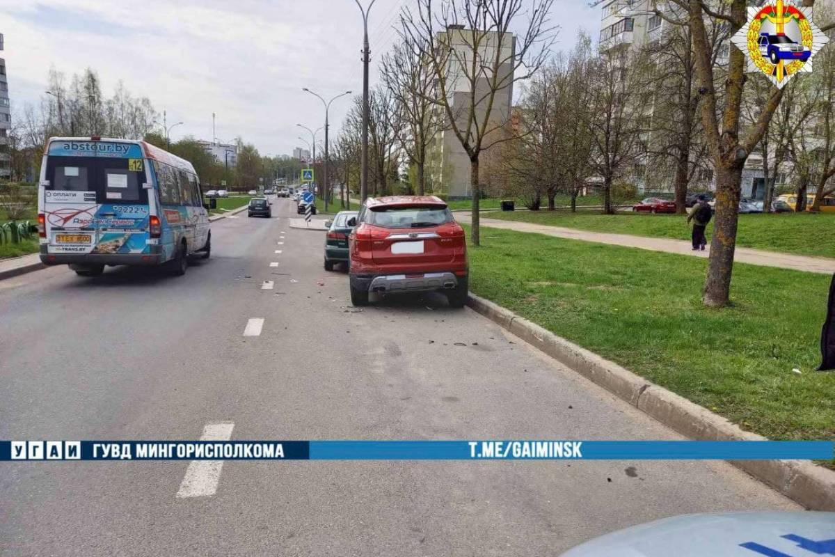 В Минске очевидец не дал скрыться пьяному "бесправнику" с места ДТП