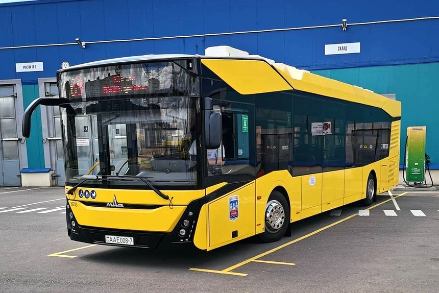 Первый электробус МАЗ начал перевозить пассажиров в Минске