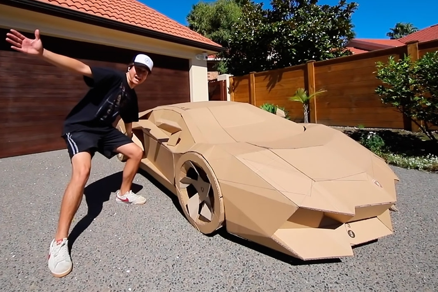 Блогер построил Lamborghini из картона и продал за 10 тысяч долларов