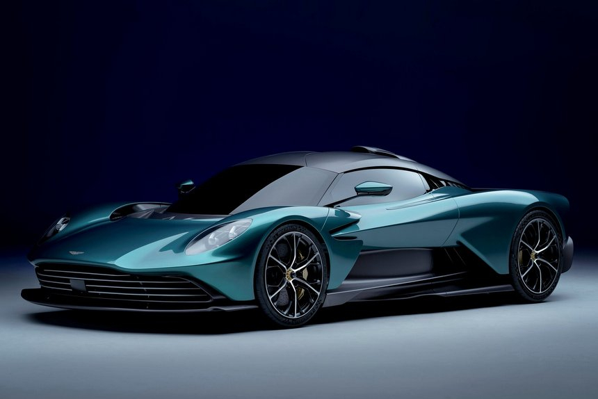 Aston Martin представил свой первый подзаряжаемый гибрид