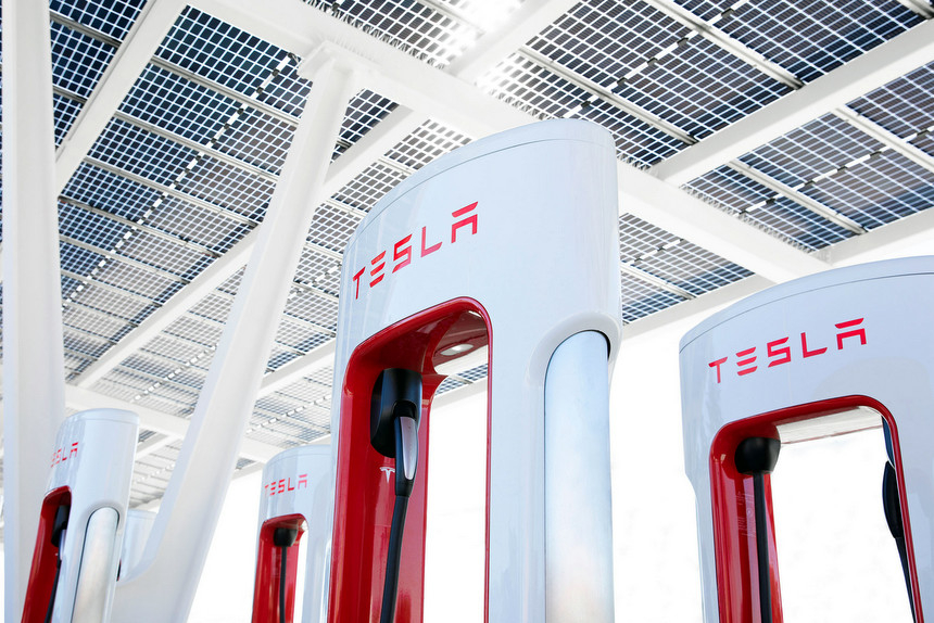Supercharger для всех. Сеть зарядных станций Tesla станет доступна для электромобилей других марок