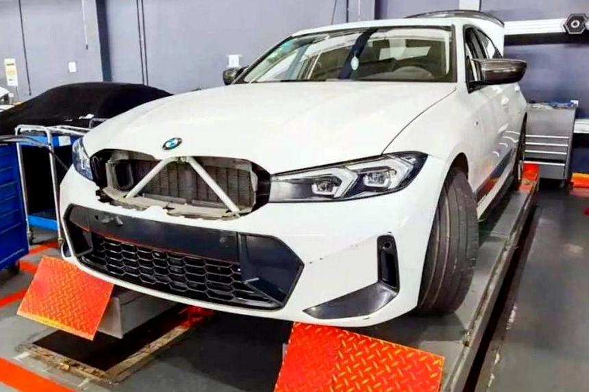 Обновленная "тройка" BMW обойдется без огромных "ноздрей"