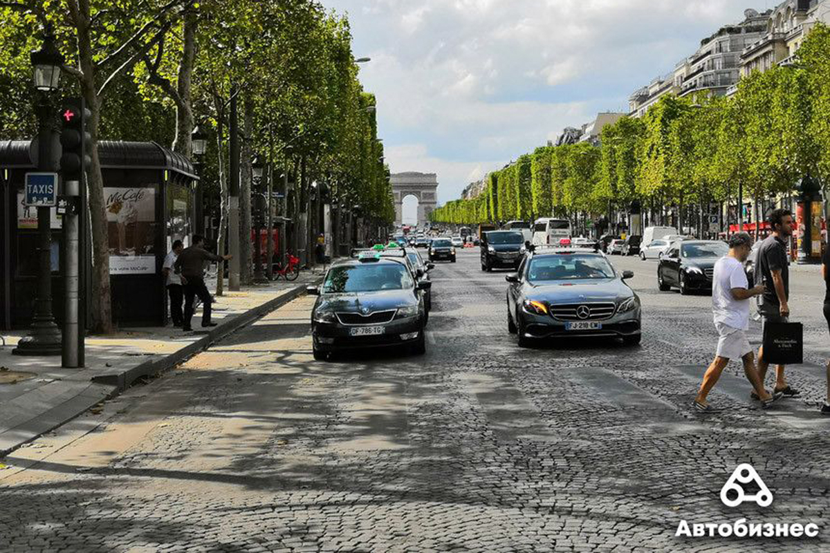В Париже скорость автомобилей ограничили до 30 километров в час