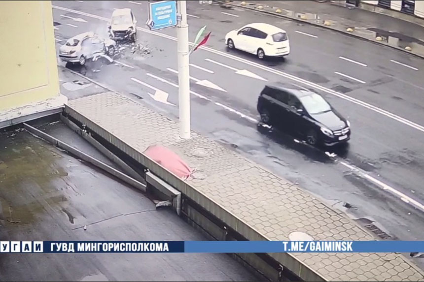 ГАИ показала видео аварии на улице Московской в Минске