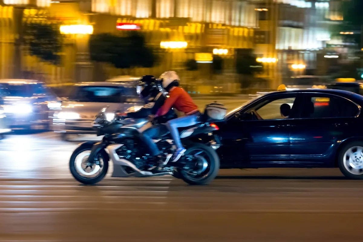 Прокуратура проверила шумные мотоциклы и автомобили на дорогах