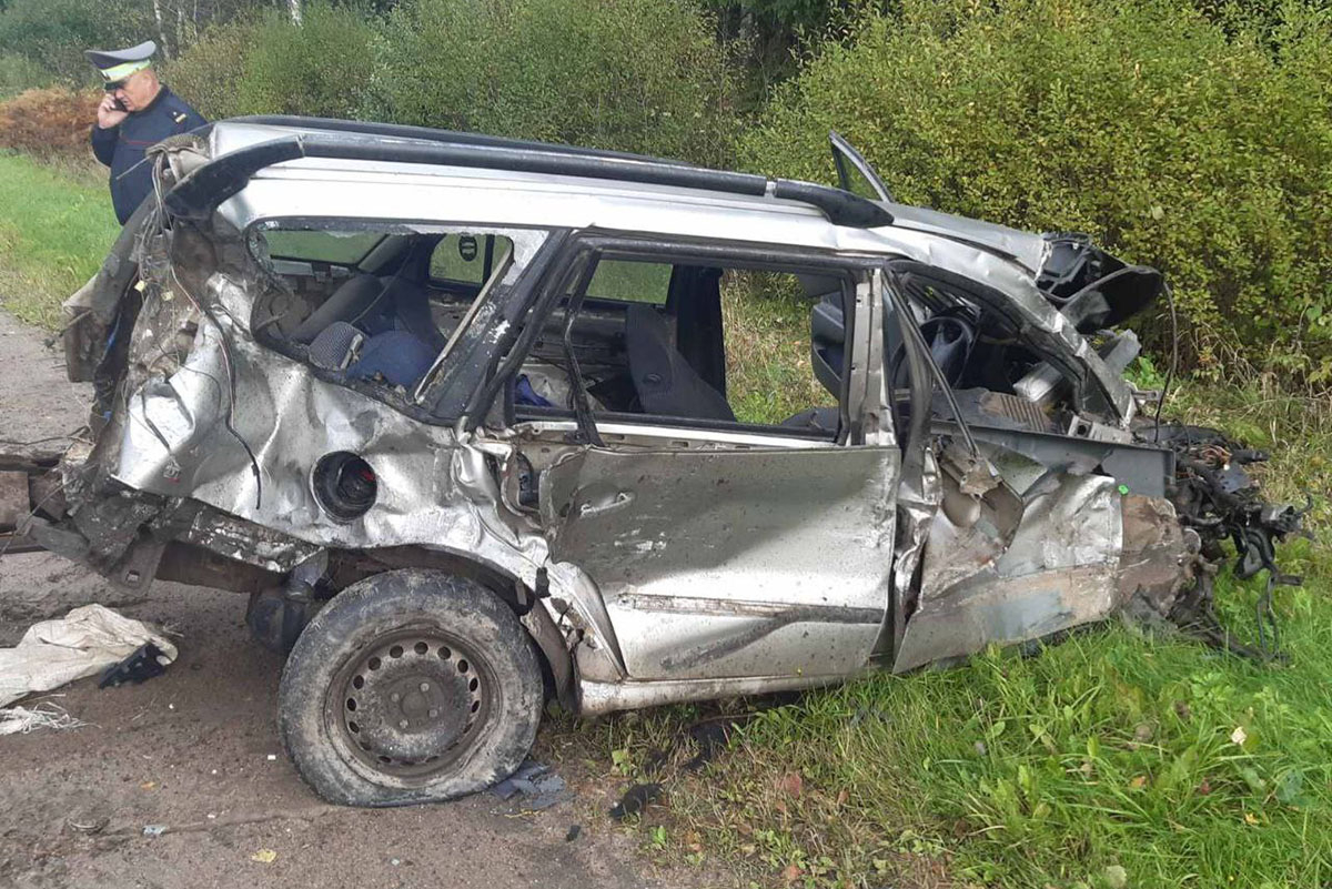 Смертельная авария на М3: Fiat врезался во встречный грузовик-цистерну