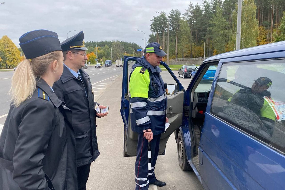 ГАИ и судебные исполнители останавливали авто в Минске. Проверяли, не  должник ли за рулем