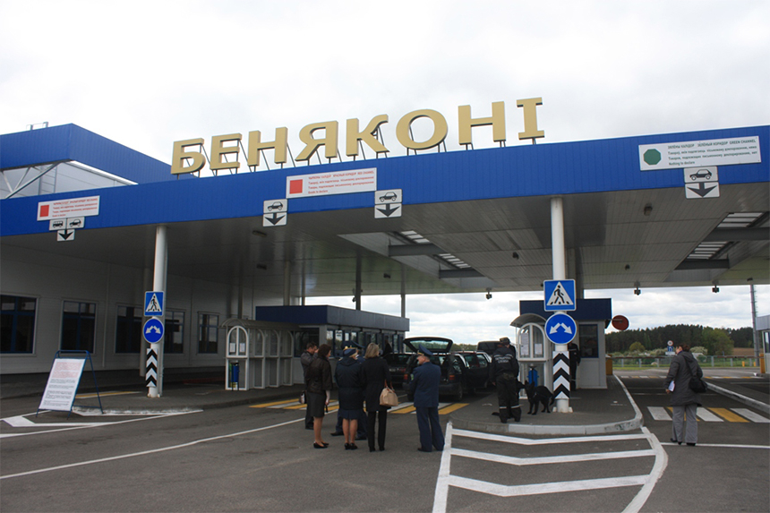 В Беняконях начнет действовать электронная очередь на выезд из Беларуси