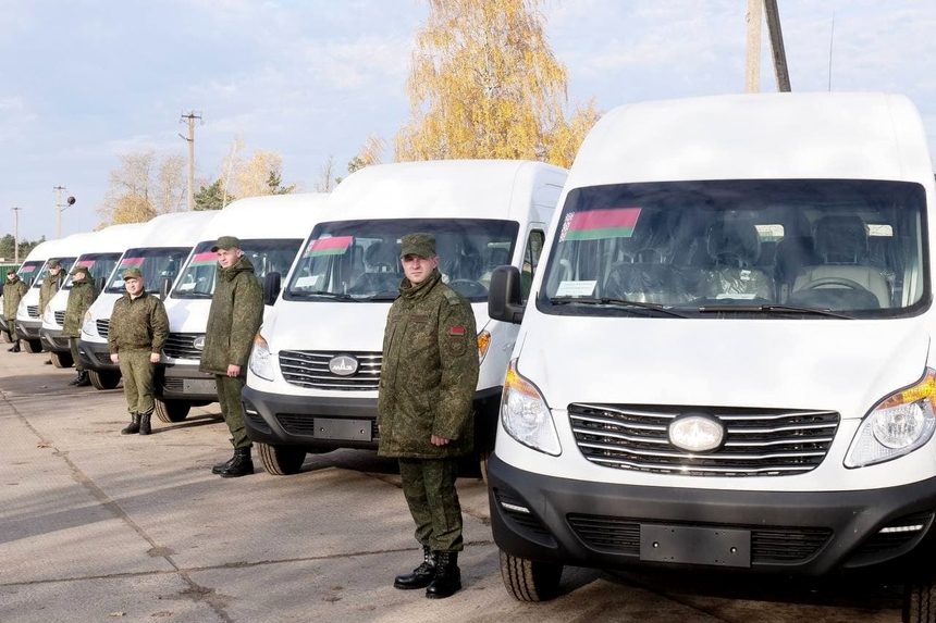 Микроавтобусы МАЗ-281 заменят в белорусской армии все ГАЗели. Первые 25 уже поступили в войска