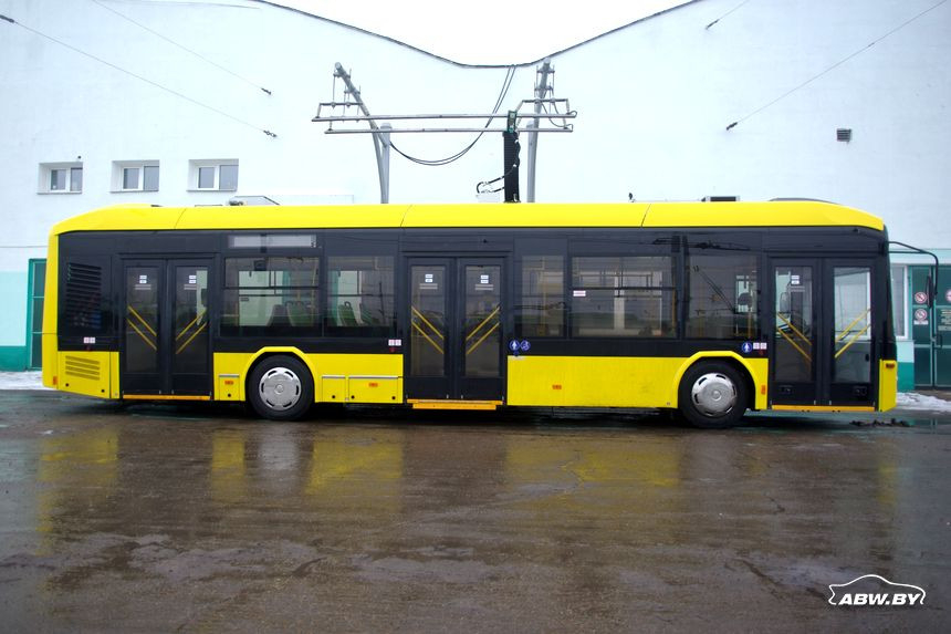 "Надо занять рынок". Лукашенко поручил активнее развивать производство электробусов