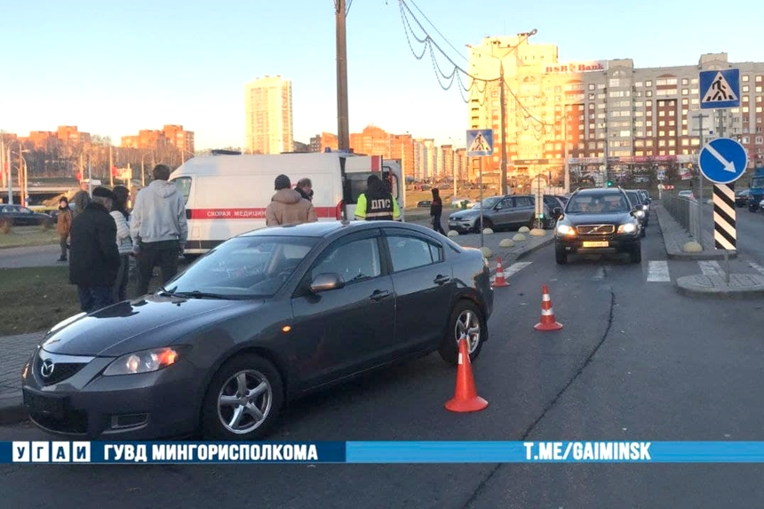 В ГАИ показали, как велосипедист в Минске был сбит "легковушкой" на переходе